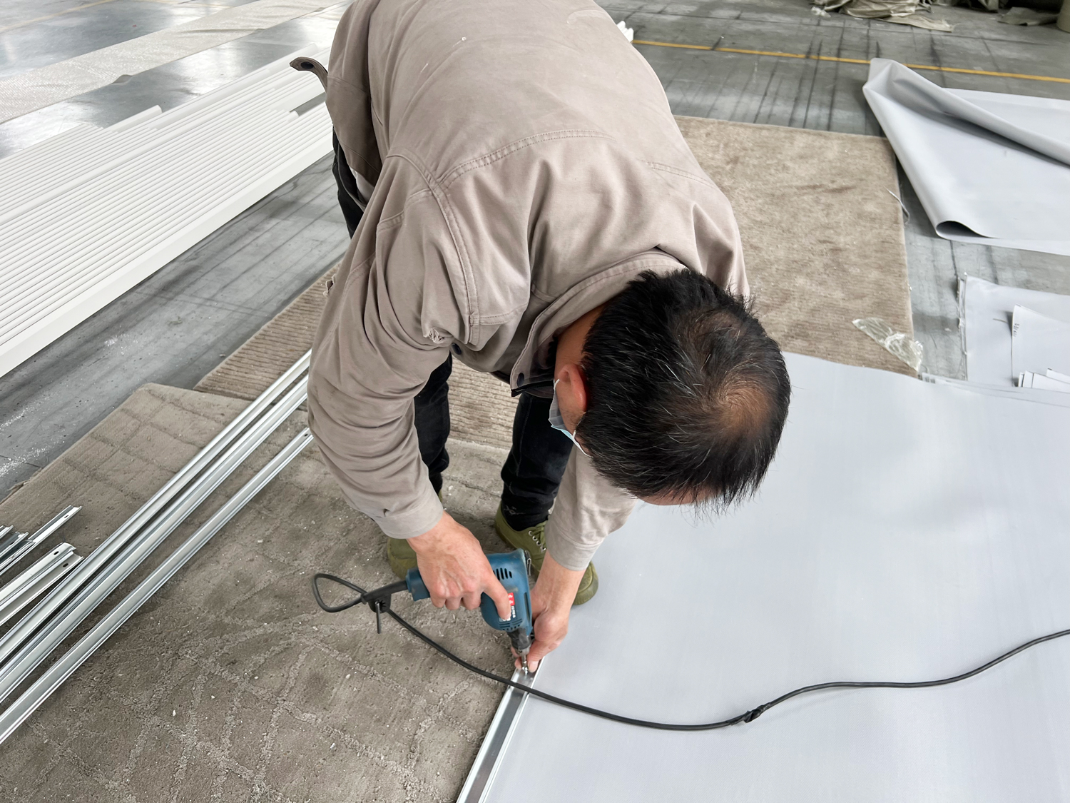 電動擋煙垂壁的尺寸、控制和安裝方案